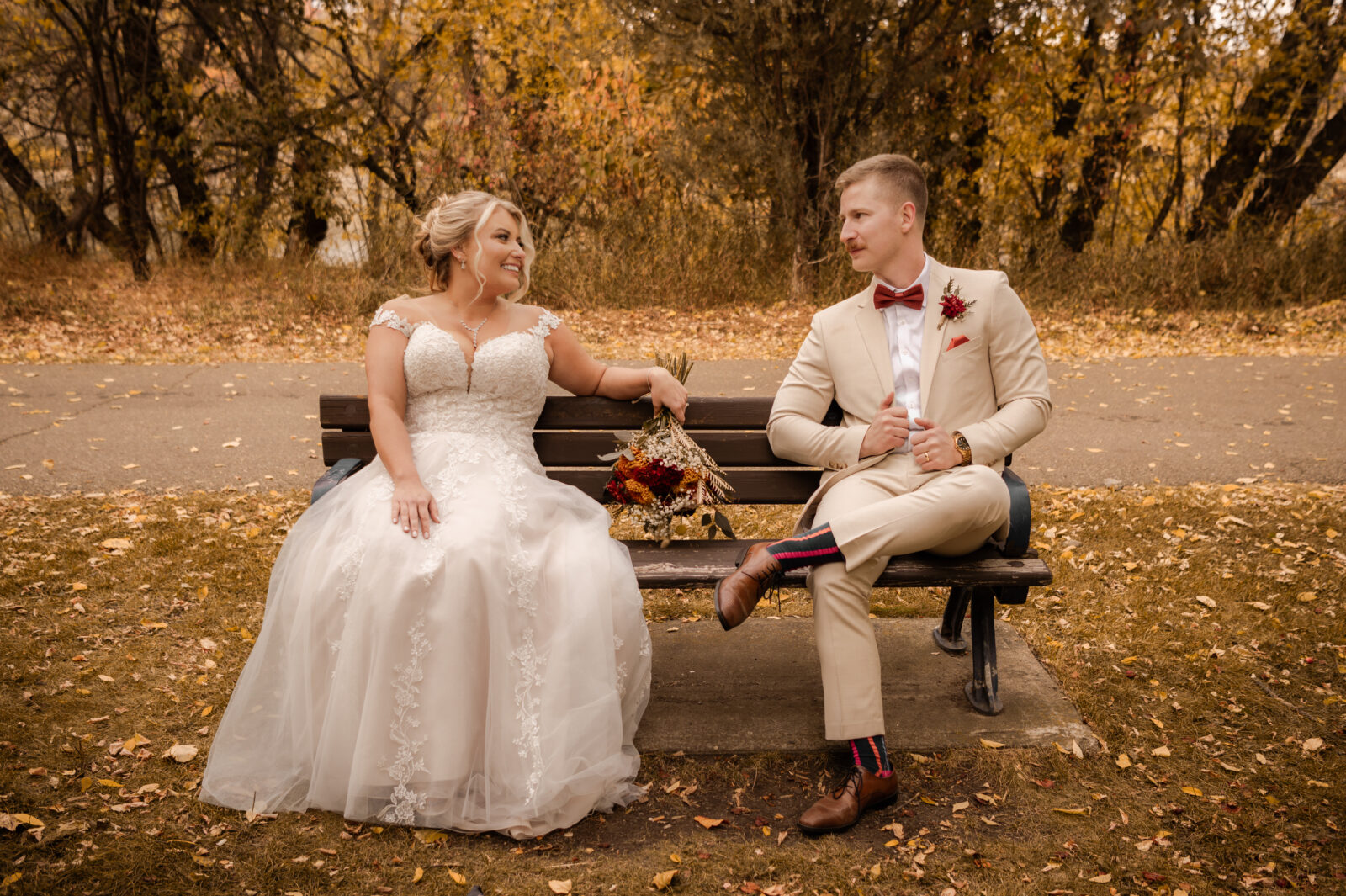 bride and groom portraits edmonton fall wedding