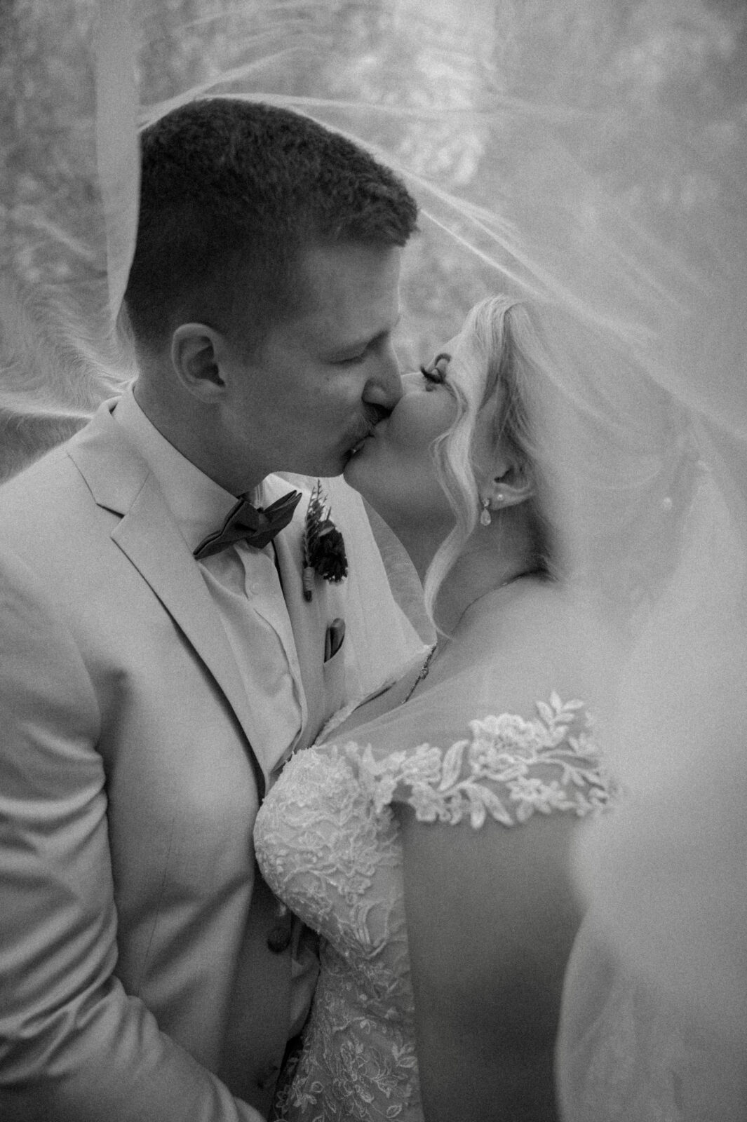 bride and groom portraits edmonton fall wedding